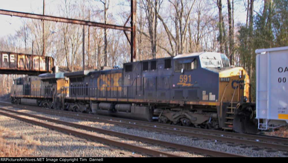 CSX 591 on Q404